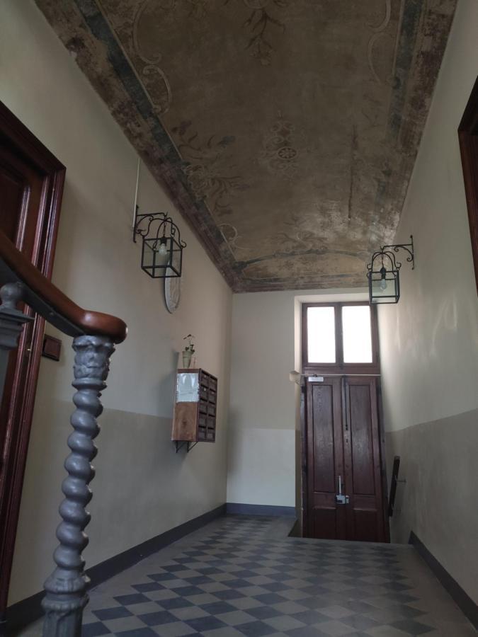 Appartamento su cortile magico : centro Torino Esterno foto