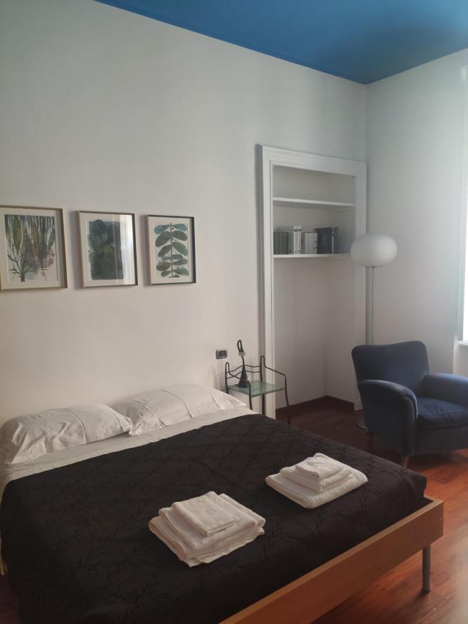 Appartamento su cortile magico : centro Torino Esterno foto