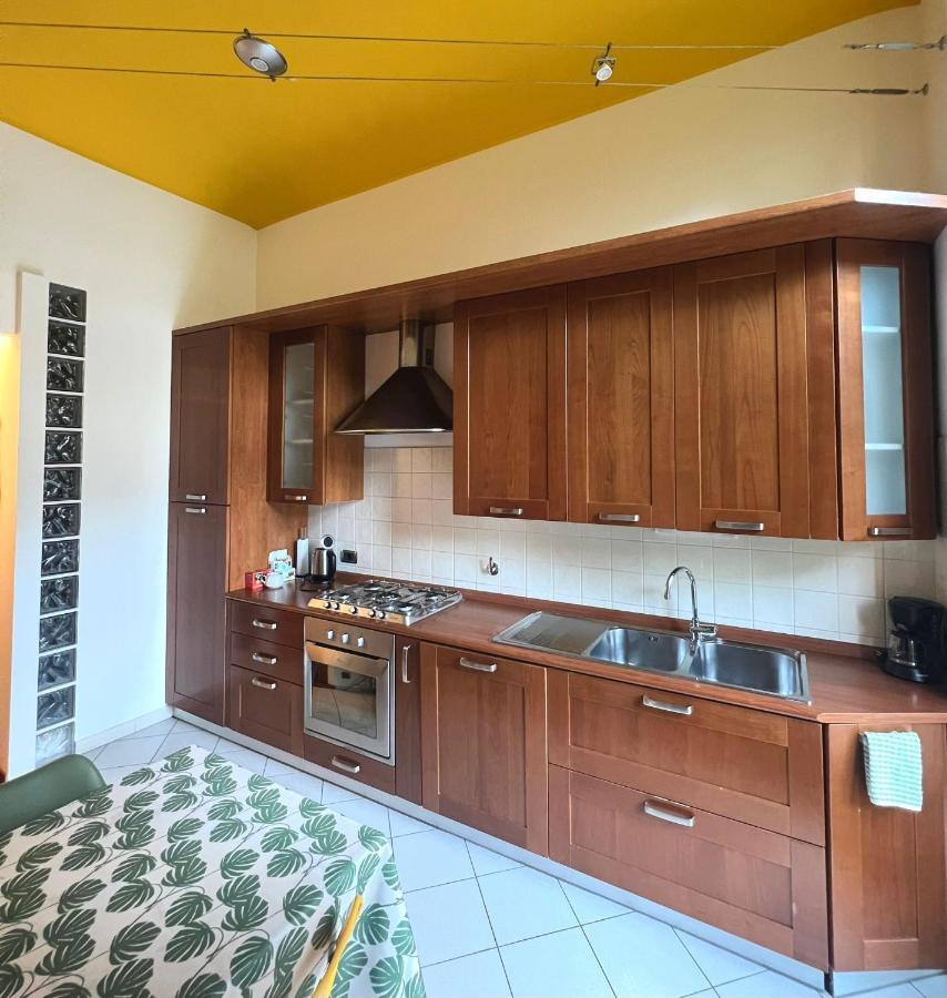 Appartamento su cortile magico : centro Torino Esterno foto