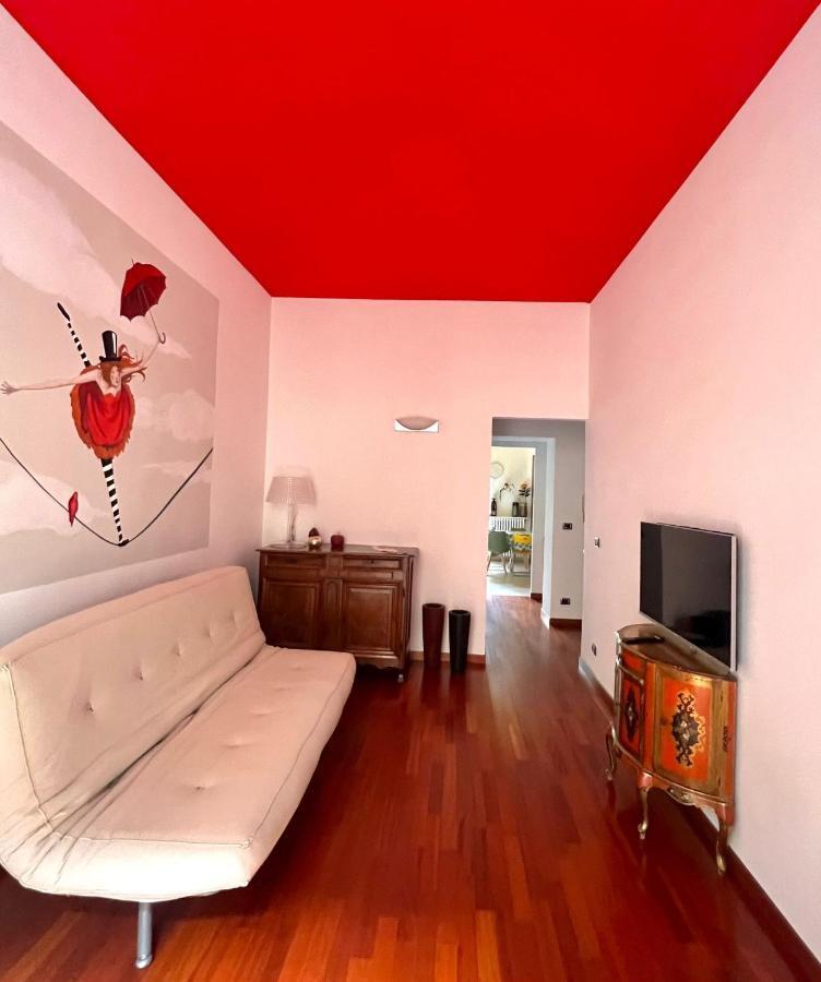 Appartamento su cortile magico : centro Torino Esterno foto