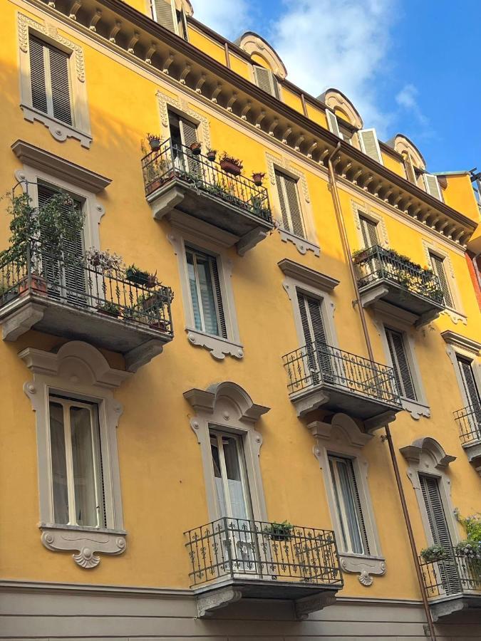 Appartamento su cortile magico : centro Torino Esterno foto