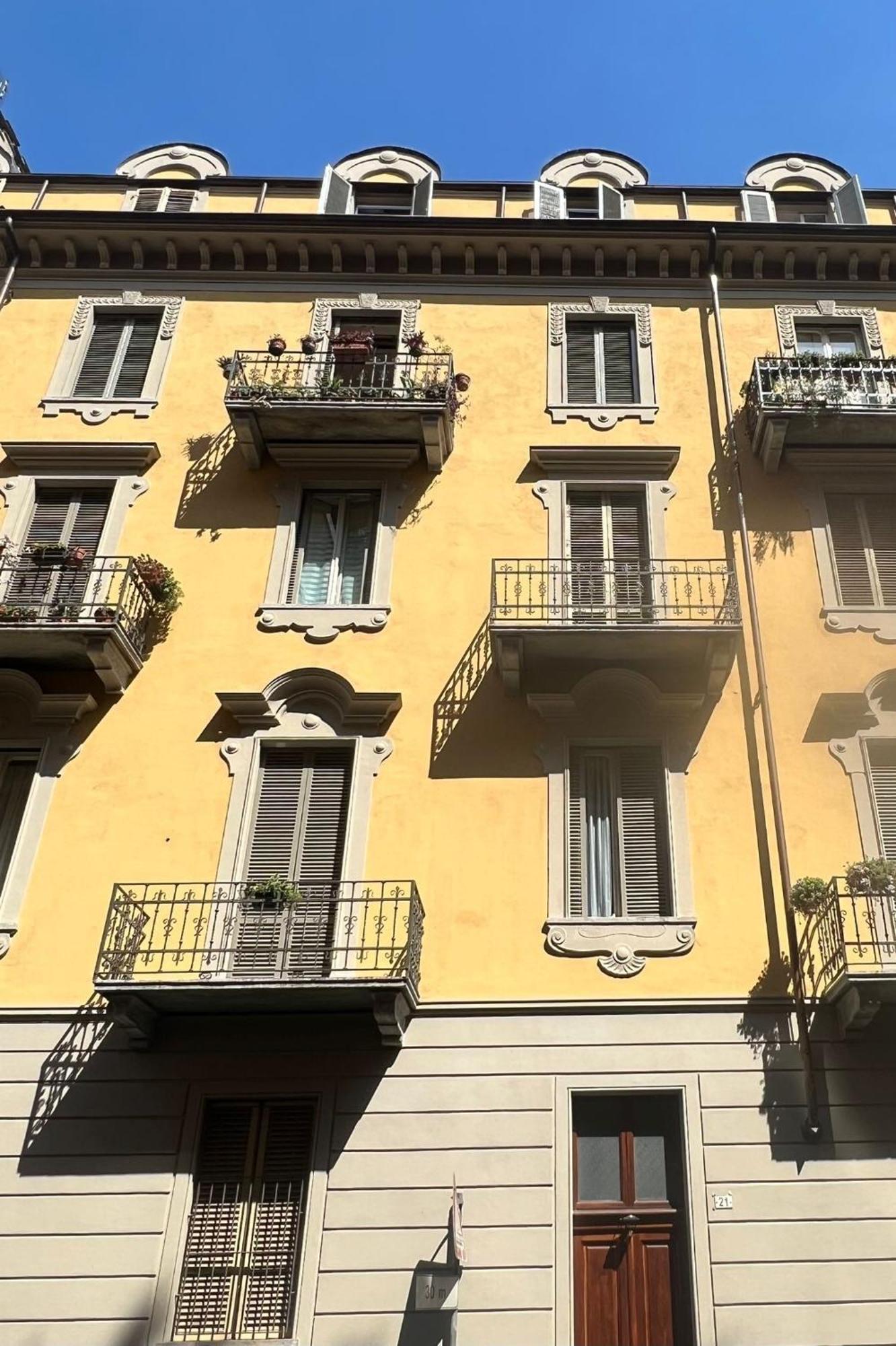 Appartamento su cortile magico : centro Torino Esterno foto